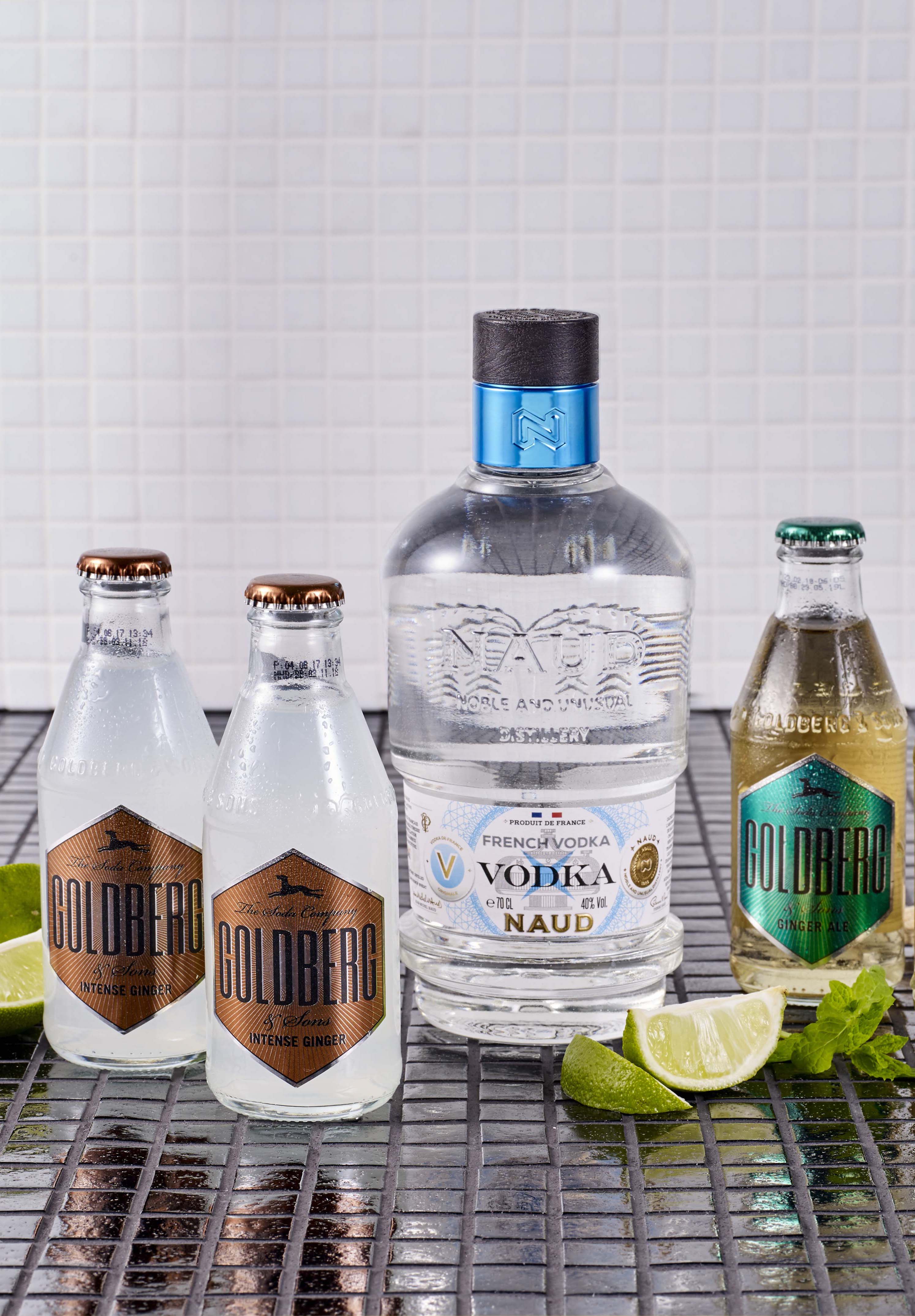 Vodka & Mixer PAKKER MED SPIRITUS VIN MED MERE .DK